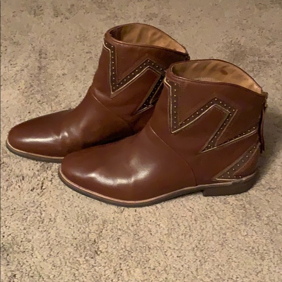 Worn Once! Ugg Sze 9 Booties w Gold stud Detailing - Picture 3 of 8